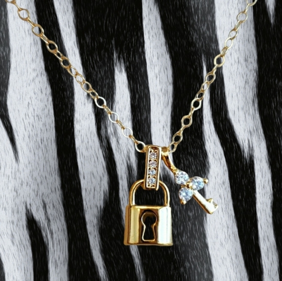 Boutiques Jewelry - Lock and Key 16K Necklace